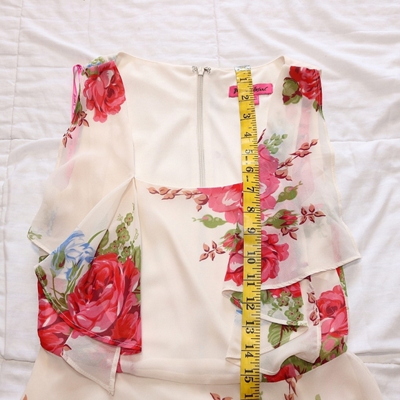 Betsey Johnson Rose Floral Print Ivory Handkerchief Tea Dress Sz 2 - Picture 9 of 12